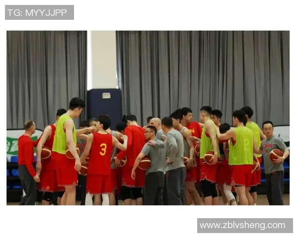 中国男篮在军事运动会中迎战蒙古队展现强大实力与团队合作精神