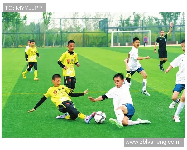 乔科平所达与乌席登斯的精彩对决揭示足球战术的新趋势与未来发展 乔科平所达与乌席登斯的精彩对决揭示足球战术的新趋势与未来发展