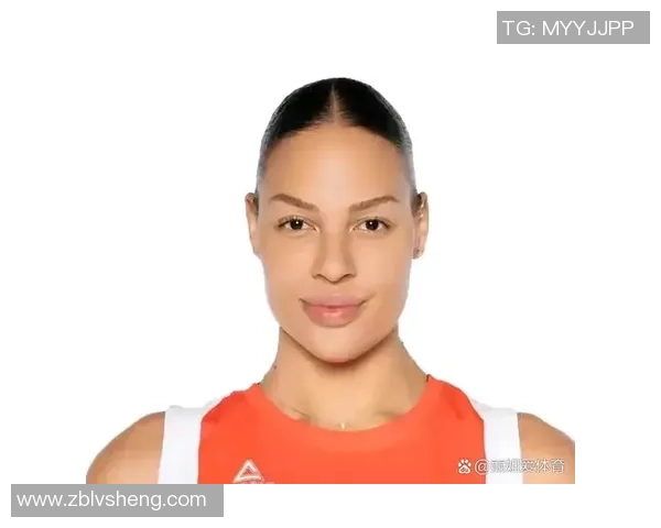 坎贝奇合影张子宇，称其为宝物妹妹，霸气女魔兽秒变邻家大姐姐